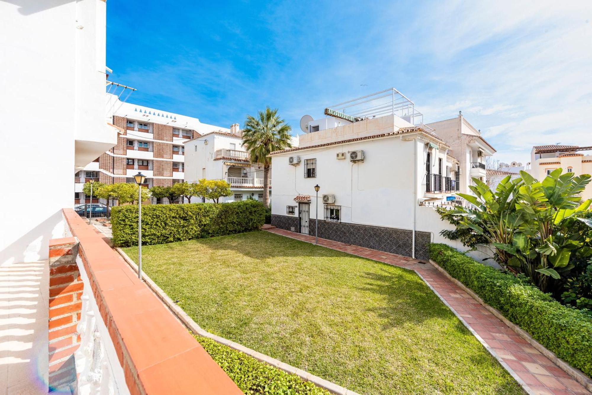 Апартаменты Nerja Centro, Playa Carabeo Экстерьер фото