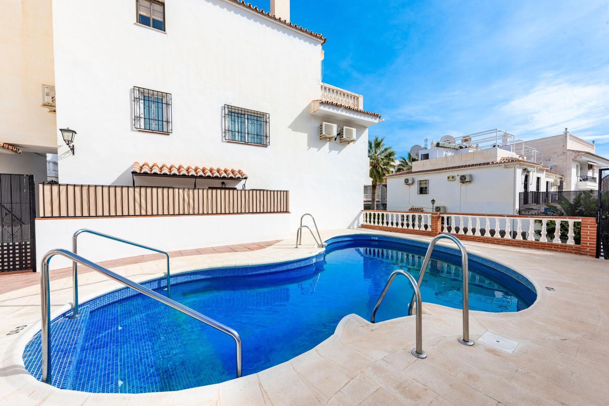 Апартаменты Nerja Centro, Playa Carabeo Экстерьер фото